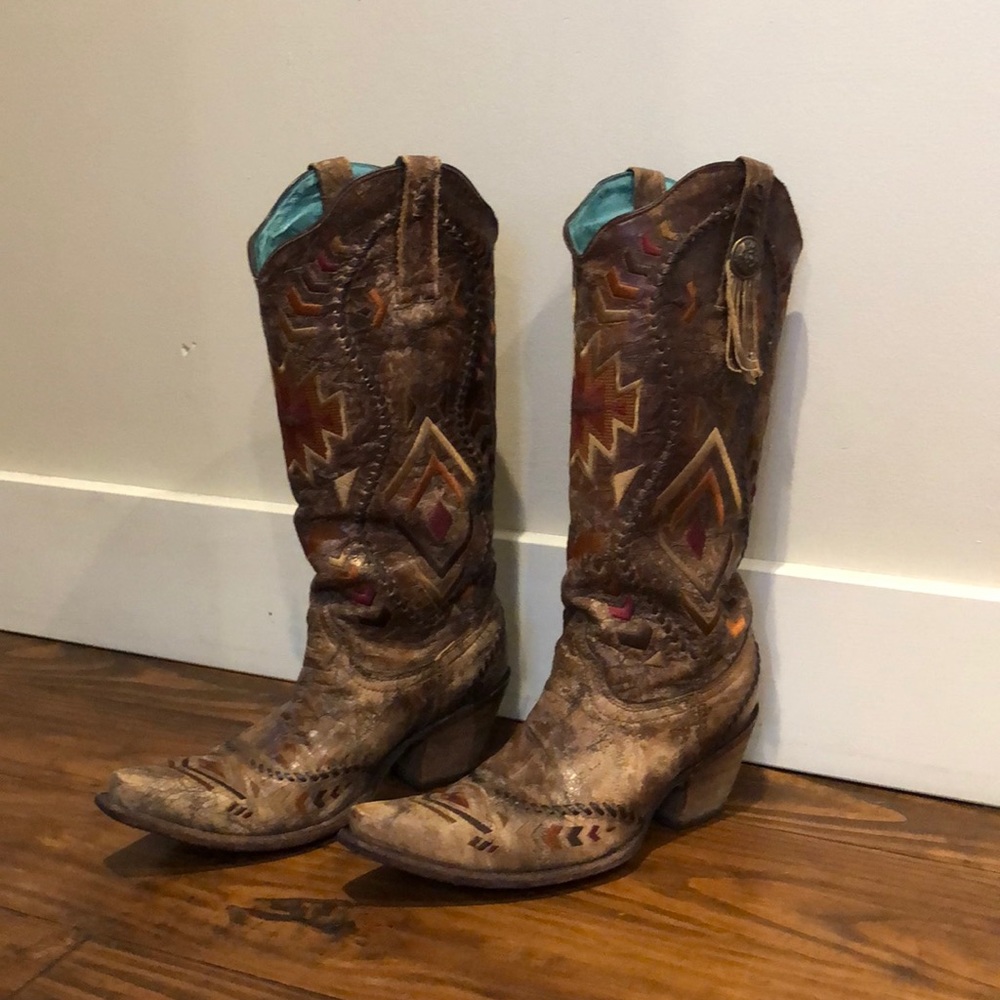 Corral Women's Aztec Embroidery Snip Toe boot
